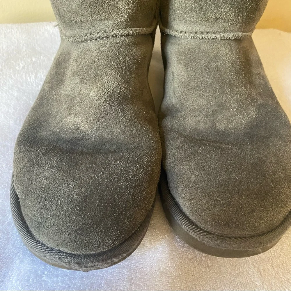 Women’s Gray Marciela Ugg Winter Boots Size 8 With Buttons